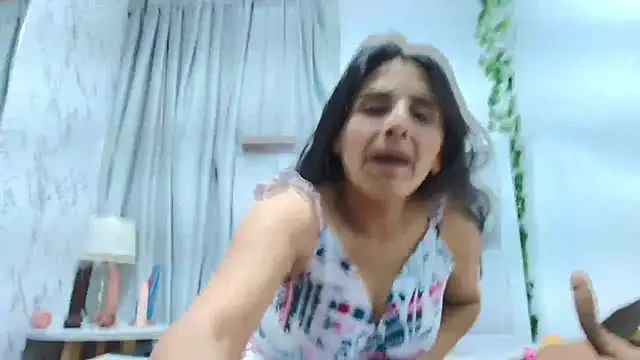 Snapshot of _Marcela__ chatting on October 2025 12:15:02 PM Marcela online show from October 2025 12:15:02 PM