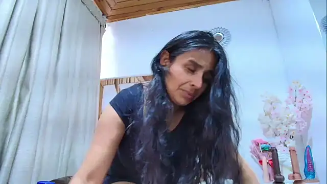  Marcela   online show from November 2025 12:27:01 PM