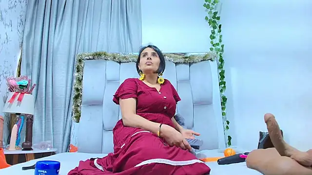  Marcela   online show from December 2025 12:31:01 PM