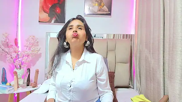  Marcela   online show from May 2026 12:14:01 PM