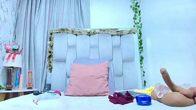  Marcela   online show from December 2025 12:41:01 PM