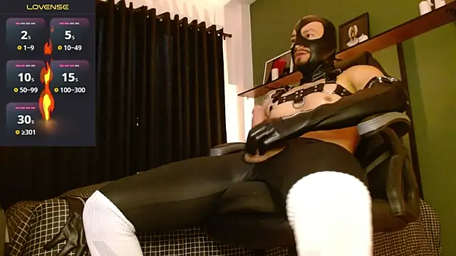 Snapshot of castle_87 chatting on November 2025 05:17:02 PM castle 87 online show from November 2025 05:17:02 PM