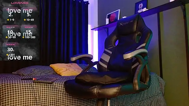 Snapshot of castle_87 chatting on October 2025 02:40:02 PM castle 87 online show from October 2025 02:40:02 PM