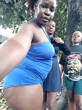 Snapshot of Broan_me chatting on December 2025 09:03:01 AM Broan me online show from December 2025 09:03:01 AM