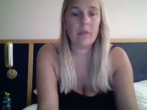 Snapshot of scrummymummy2 chatting on October 2025 07:36:01 PM scrummymummy2 online show from October 2025 07:36:01 PM