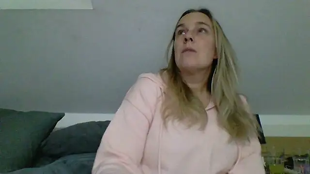 scrummymummy2 online show from January 2026 09:54:01 PM