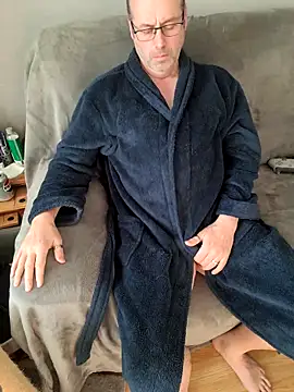 JulianJ50 online show from December 2025 01:10:01 PM