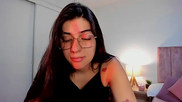 Snapshot of dakotaa__ chatting on March 2025 04:35:02 PM dakotaa online show from March 2025 04:35:02 PM