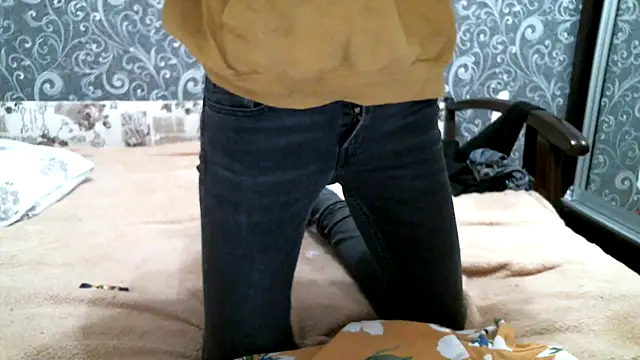 Snapshot of DennisXCaroll chatting on February 2025 05:31:02 PM DennisXCaroll online show from February 2025 05:31:02 PM