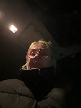 Snapshot of -Milfshake- chatting on February 2026 05:44:01 PM -Milfshake- online show from February 2026 05:44:01 PM