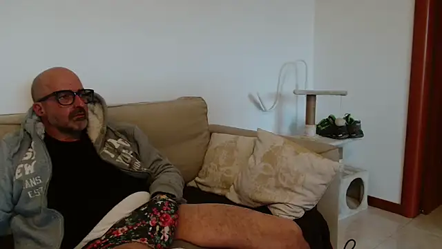 newsimo74 online show from November 2025 02:17:01 PM