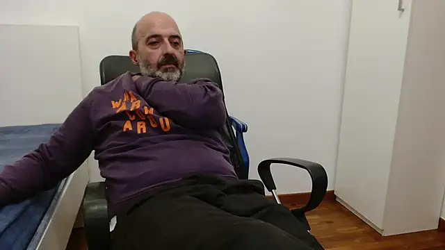 newsimo74 online show from November 2025 07:19:02 PM