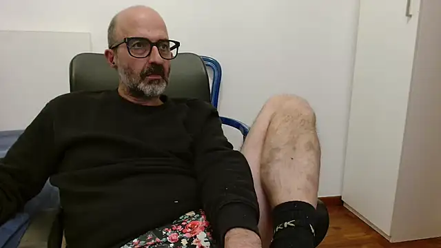 newsimo74 online show from November 2025 07:17:02 PM