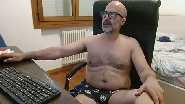 Snapshot of newsimo74 chatting on June 2026 06:39:02 PM newsimo74 online show from June 2026 06:39:02 PM