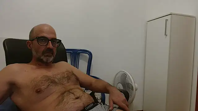 newsimo74 online show from September 2025 06:18:02 PM