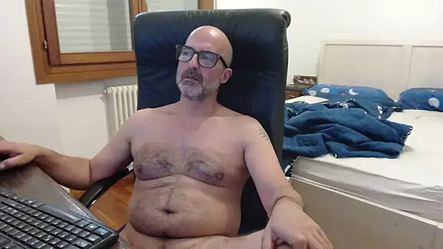 newsimo74 online show from June 2026 05:39:02 PM