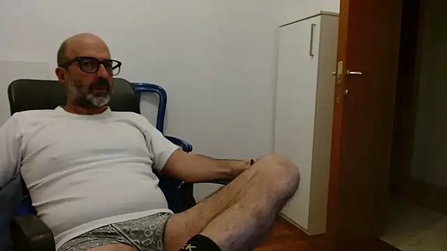 newsimo74 online show from October 2025 04:36:02 AM