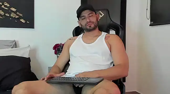 Snapshot of Dereck_vega chatting on March 2025 09:42:02 PM Dereck vega online show from March 2025 09:42:02 PM