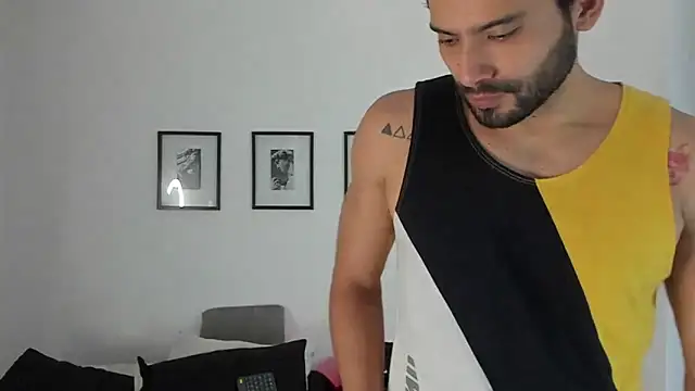 Snapshot of Dereck_vega chatting on September 2025 11:00:02 PM Dereck vega online show from September 2025 11:00:02 PM