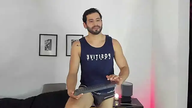 Snapshot of Dereck_vega chatting on September 2025 09:43:02 PM Dereck vega online show from September 2025 09:43:02 PM