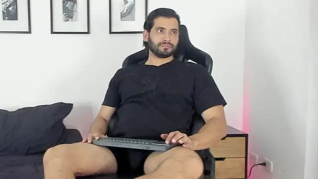 Snapshot of Dereck_vega chatting on May 2026 09:12:02 PM Dereck vega online show from May 2026 09:12:02 PM