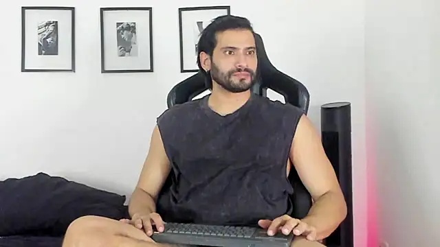 Snapshot of Dereck_vega chatting on July 2026 11:04:02 PM Dereck vega online show from July 2026 11:04:02 PM