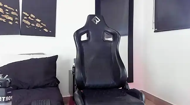 Snapshot of Dereck_vega chatting on February 2025 08:42:02 PM Dereck vega online show from February 2025 08:42:02 PM