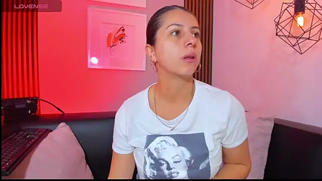 Snapshot of Nahiajhonson_ chatting on February 2026 12:12:01 PM Nahiajhonson online show from February 2026 12:12:01 PM