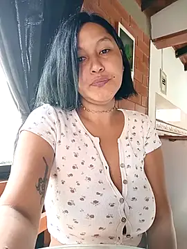 SamaraJay1 online show from December 2025 03:36:01 PM