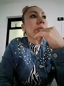 coral smitth online show from October 2025 09:11:02 PM