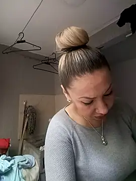 coral smitth online show from November 2025 06:34:02 PM