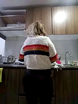 coral smitth online show from December 2025 06:40:01 PM