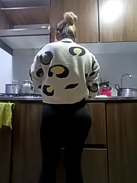 coral smitth online show from November 2025 06:19:02 PM