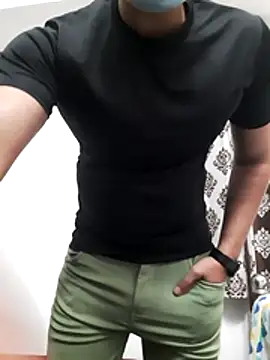 Snapshot of Guyinshortss chatting on November 2025 07:47:01 PM Guyinshortss online show from November 2025 07:47:01 PM