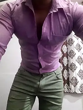 Guyinshortss online show from June 2026 07:48:01 PM