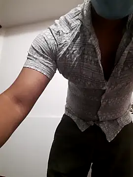 Guyinshortss online show from April 2026 08:34:01 PM