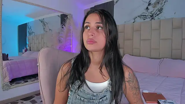EmmaTorres  online show from April 2026 08:18:01 PM