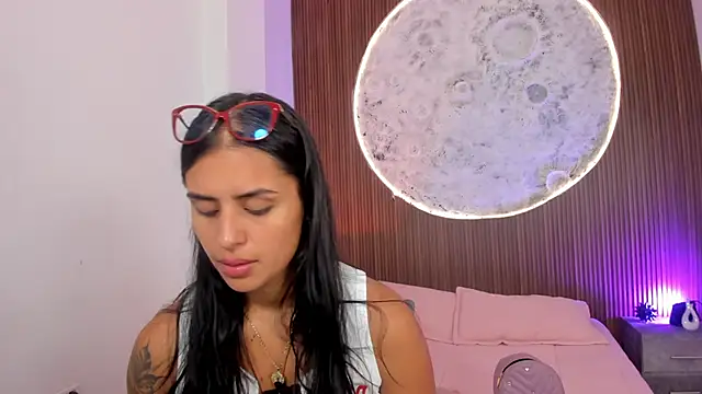 EmmaTorres  online show from March 2026 10:33:02 PM