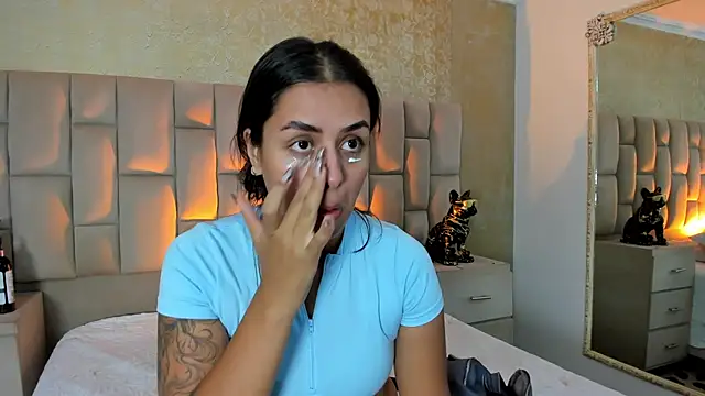 EmmaTorres  online show from November 2025 09:41:01 PM