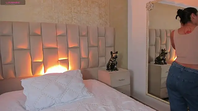 EmmaTorres  online show from November 2025 07:50:01 PM