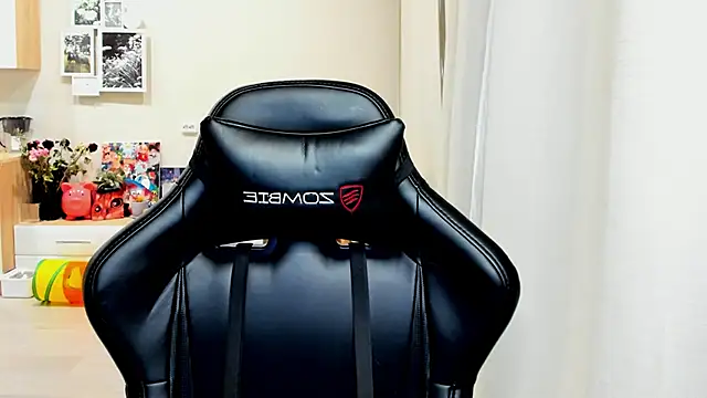 Snapshot of Sm0ly chatting on October 2025 01:38:02 AM Sm0ly online show from October 2025 01:38:02 AM