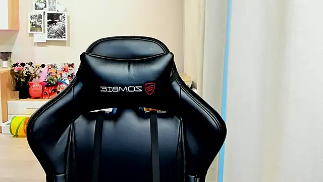 Snapshot of Sm0ly chatting on October 2025 01:50:01 AM Sm0ly online show from October 2025 01:50:01 AM