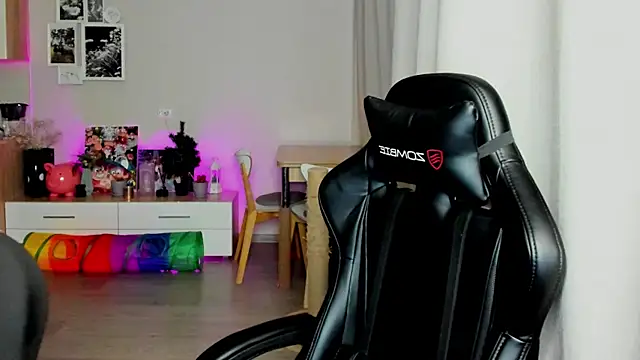 Sm0ly online show from September 2025 02:18:01 AM
