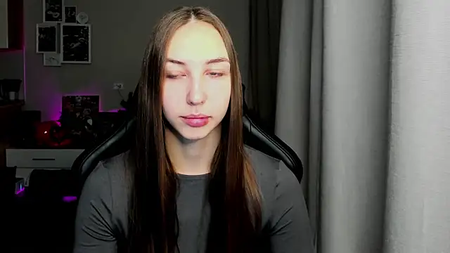 Snapshot of Sm0ly chatting on November 2025 02:22:02 AM Sm0ly online show from November 2025 02:22:02 AM