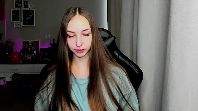 Sm0ly online show from September 2025 03:28:01 AM