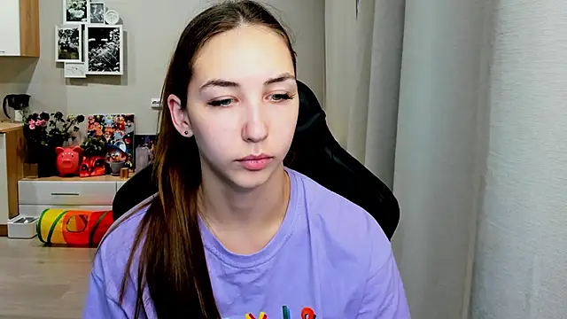 Snapshot of Sm0ly chatting on October 2025 01:37:02 AM Sm0ly online show from October 2025 01:37:02 AM