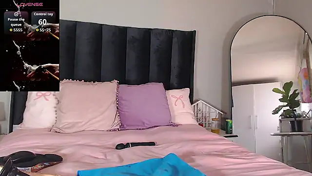 FRUITOFEDEN01 online show from February 2026 03:22:01 PM