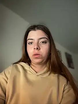 Snapshot of Cloew_Marz chatting on October 2025 08:27:02 PM Cloew Marz online show from October 2025 08:27:02 PM