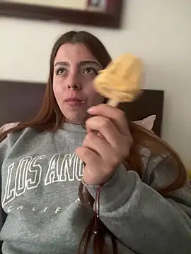 Snapshot of Cloew_Marz chatting on October 2025 08:53:02 PM Cloew Marz online show from October 2025 08:53:02 PM