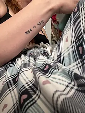 Snapshot of Cloew_Marz chatting on December 2025 04:05:02 PM Cloew Marz online show from December 2025 04:05:02 PM